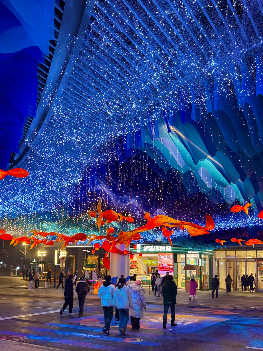 02de7f3fc733a1118e05573373228438